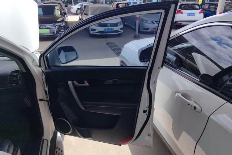 Used Chevrolet Captiva 2017 2.4L 4x4 Flagship Edition 7-Seater