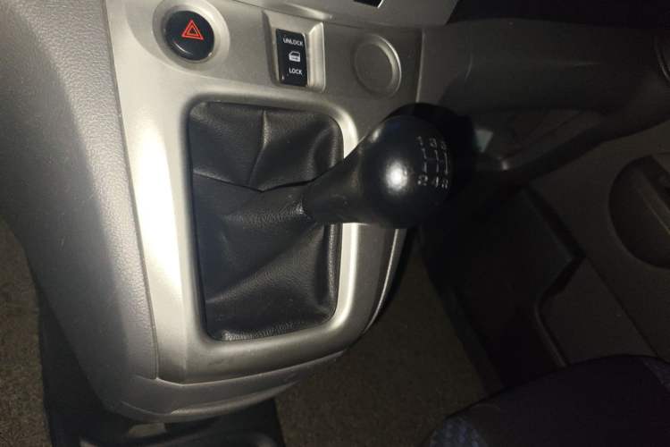 Used Nissan NV200 2011 1.6L 232 Seats Zunya Trim