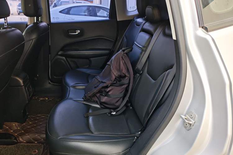 Used Jeep Compass 2017 200T Automatic Family Edition
