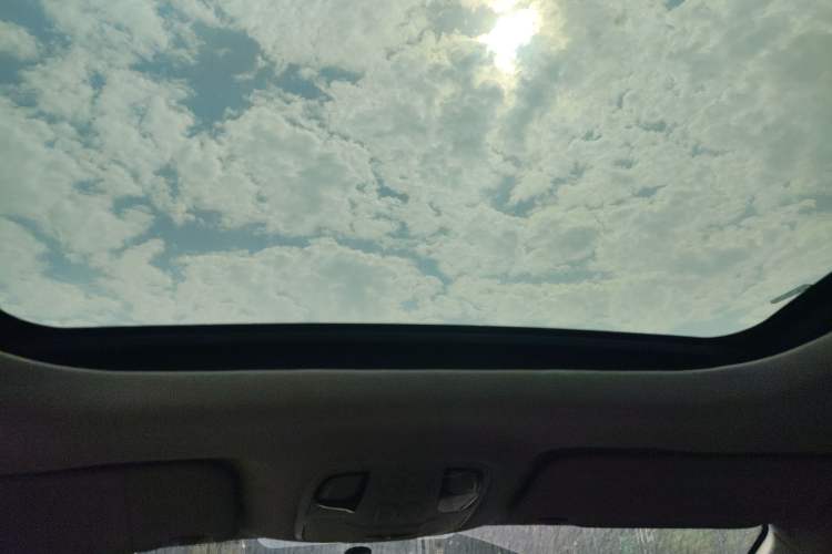 Used SOL X8 2021 300T DCT Leading Smart Connectivity Version 7 Seats Headliner