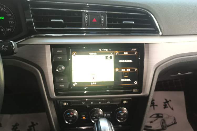 Used Volkswagen Lamando 2021 280TSI DSG Comfort Edition Audio And AC Panel