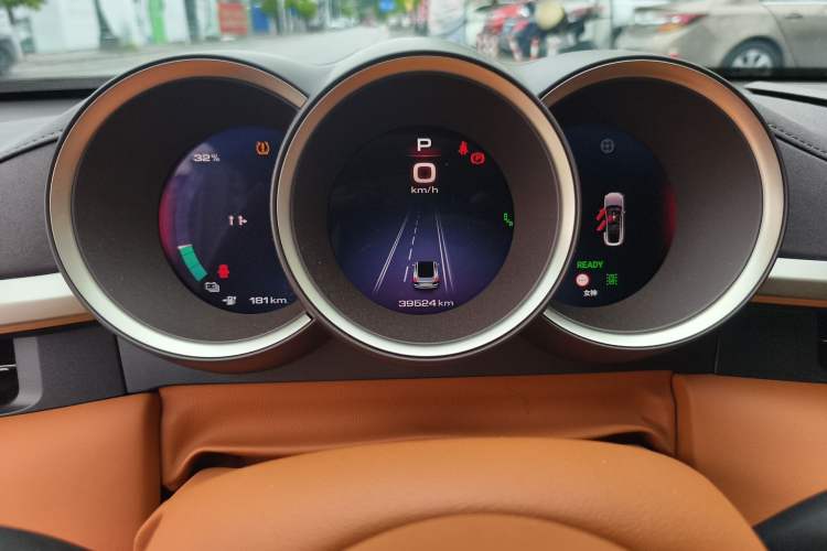 Used ORA Lightning Cat 2022 555 km Luxury Edition Instrument Cluster