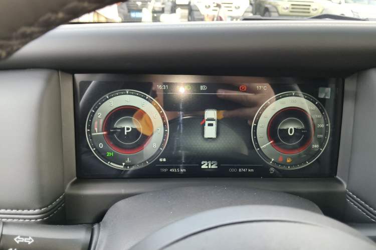 Used 212 T01 2024 2.0T Explorer
