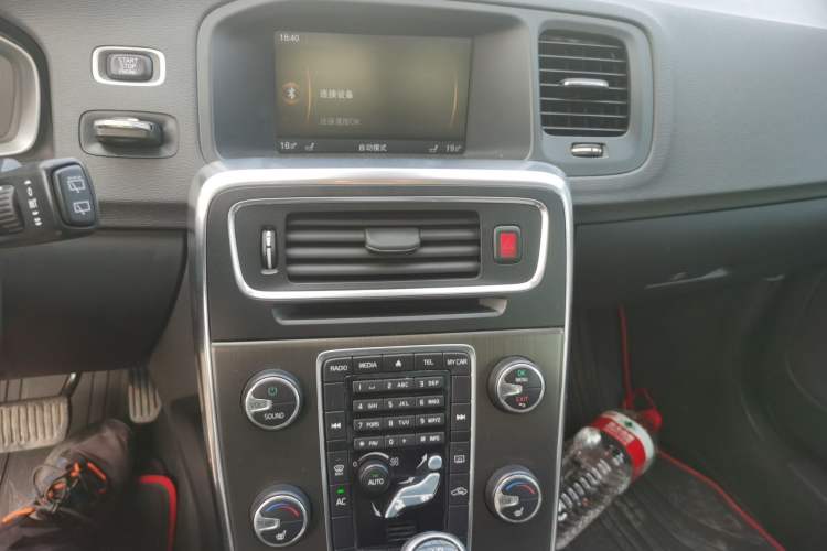 Used Volvo V60 2014 T5 Zhiyi Edition