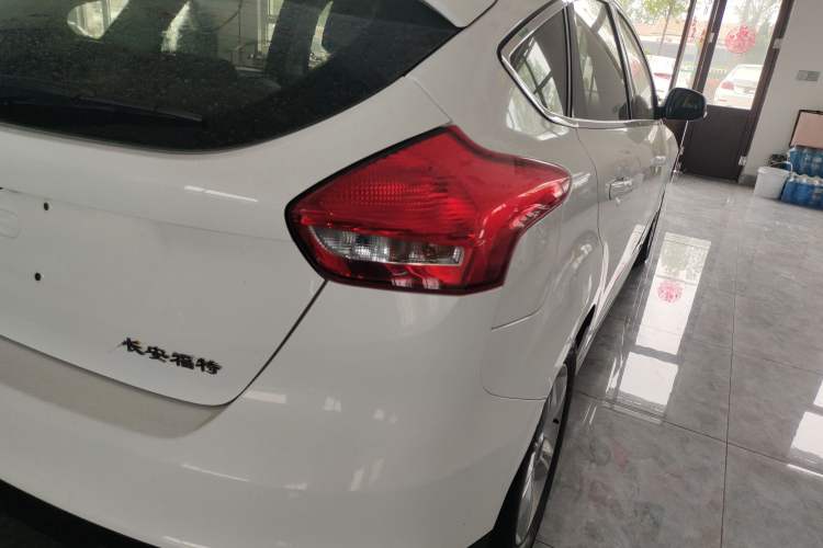 Used Ford Focus 2018 Hatchback Classic 1.6L Automatic Comfort Plus SmartDrive Edition
