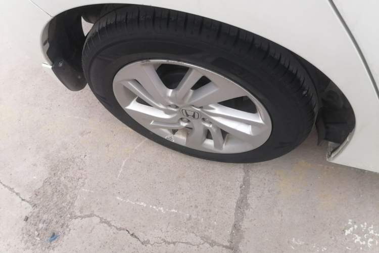 Used Honda Fit 2014 1.5L EX CVT Elite Model Right Rear Wheel Hub