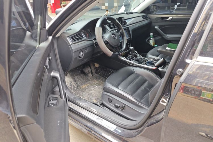 Used Volkswagen Passat 2016 330TSI DSG Luxury Edition Driver Seat