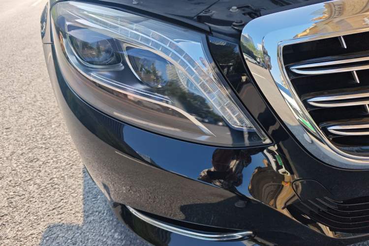 Used Mercedes-Benz Maybach S-Class 2015 S 500 4MATIC Right Front Headlight