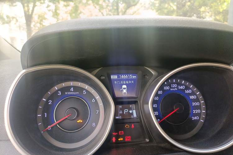 Used Hyundai Elantra (5th Generation / Langdong) 2015 1.6L Automatic Leading Model Odometer Close Up