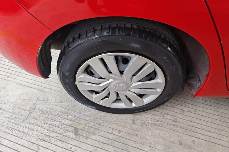 Used Honda Fit 2016 1.5L LX CVT Comfort Model Right Rear Wheel Hub