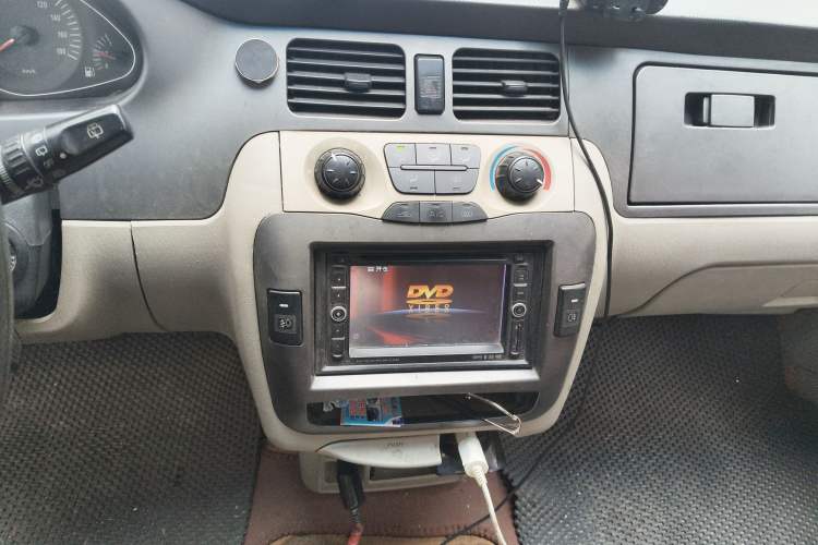 Used JAC Group Refine 2011 2.4L Colorful Journey Gasoline Standard Edition HFC4GA1-C
