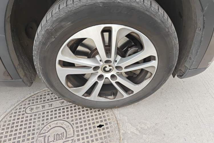 Used Zinoro 60H 2017 Standard Model Right Front Wheel Hub