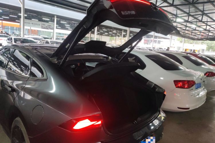 Used CHANGAN UNI-V 2023 1.5T Prestige Model
