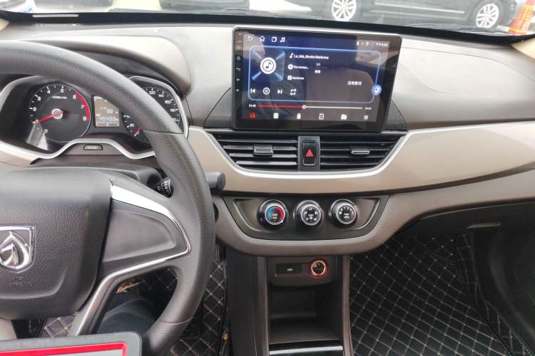 Used Baojun 310W 2017 1.5L Manual Comfort Version China V
