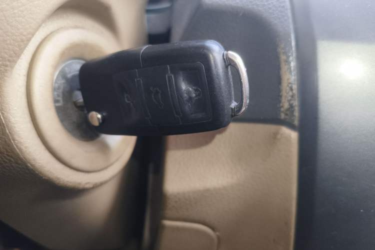 Used Nissan Livina 2009 1.6L Manual All-Around Model Vehicle Key