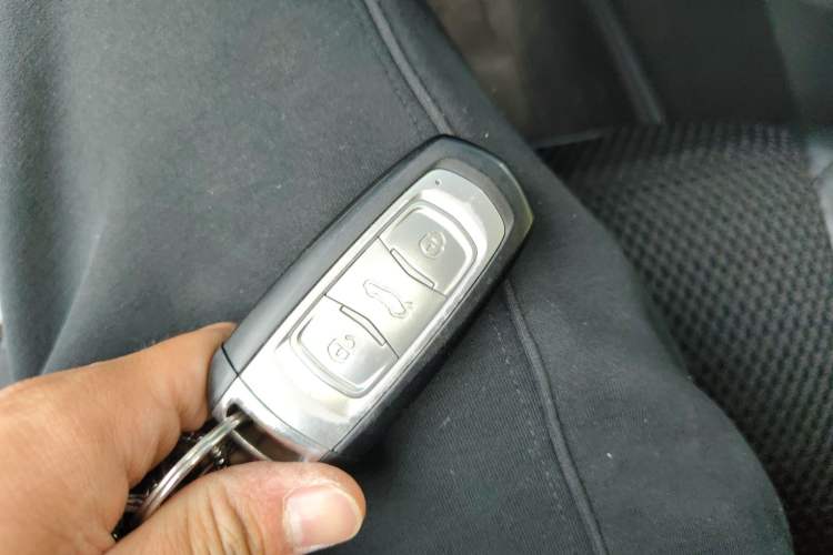 Used Geely Auto Emgrand X7 Sport 2016 2.0L Manual ZhiShang Version Vehicle Key