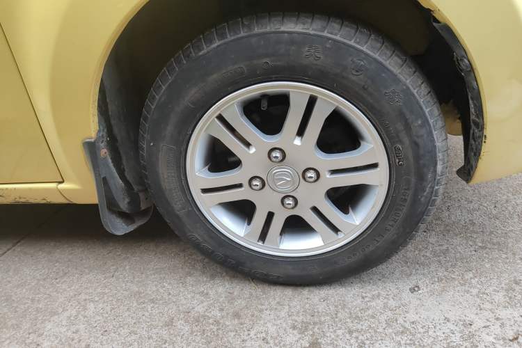 Used CHANGAN Benni mini 2012 1.0L Manual Fashion Edition China IV Standard Right Front Wheel Hub