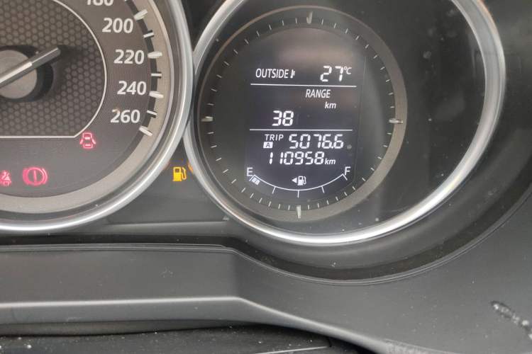 Used Mazda Atenza 2014 2.5L Blue Sky Prestige Edition Odometer Close Up