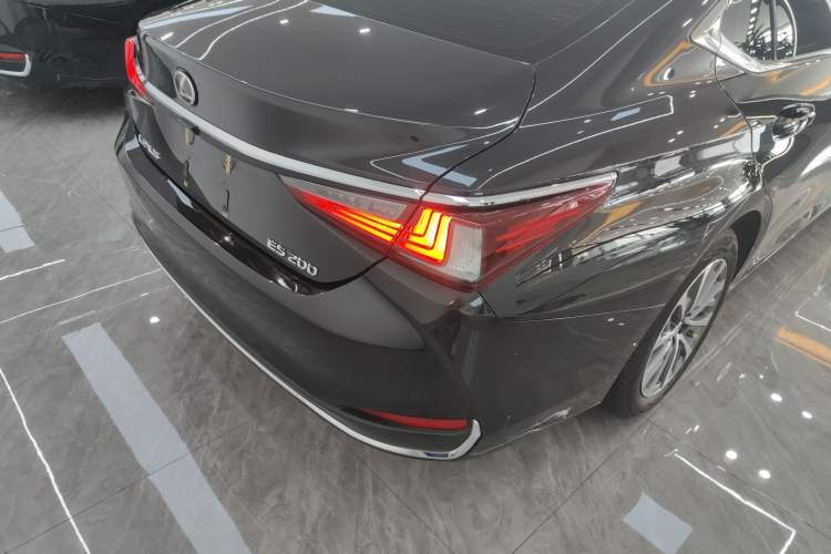 Used Lexus ES 2022 200 Excellence Edition