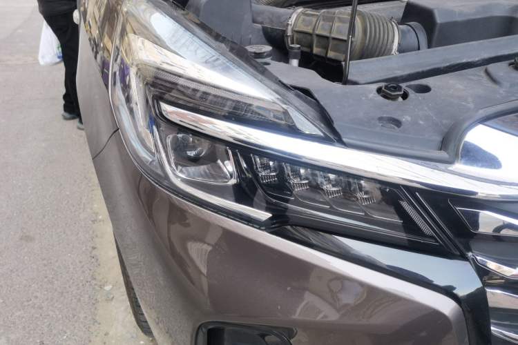 Used Buick GL8 2023 Land Executive Class Comfort Model