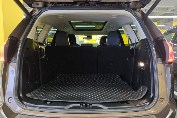 Used Ford Edge 2018 EcoBoost 245 Two-Wheel-Drive Titanium 7-Seater China V Standard
