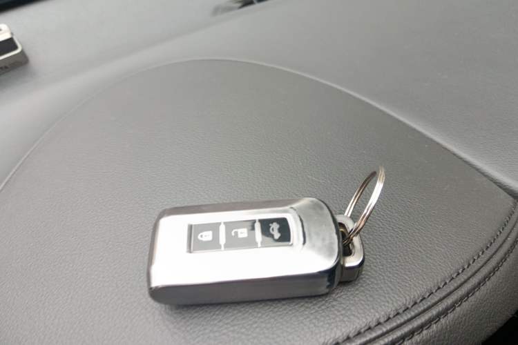 Used Mitsubishi Outlander 2018 2.4L 4x4 Prestige Edition 7 Seats Vehicle Key