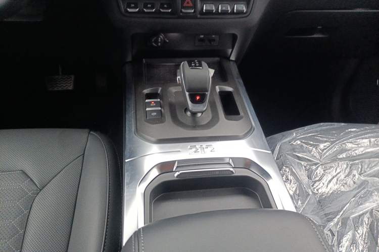 Used 212 T01 2024 2.0T Explorer
