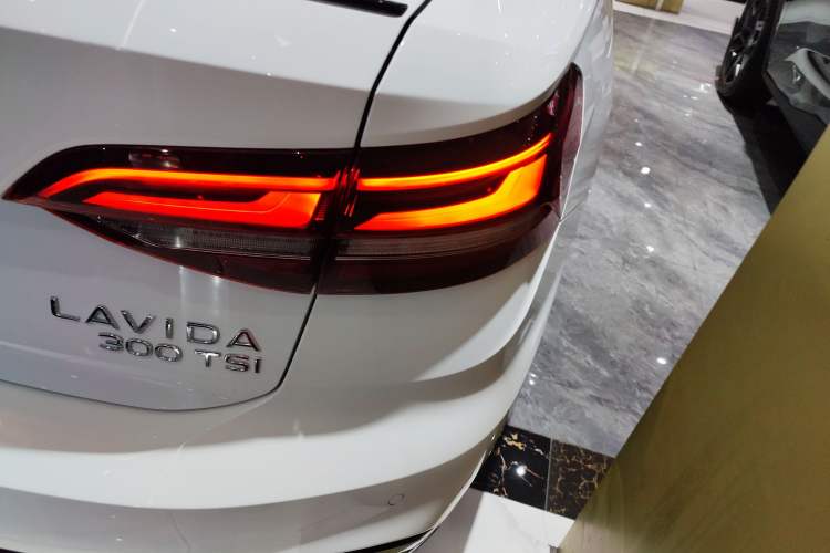 Used Volkswagen Lavida 2024 300TSI DSG Starry Sky Deluxe Edition
