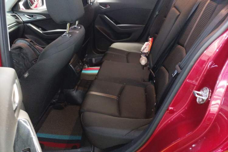 Used Mazda 3 Axela 2017 Sedan 1.5L Automatic Luxury Model Emission Standard China V Left Rear Seat