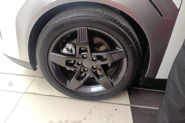 Used AION Y 2022 Plus 70 Tech Edition