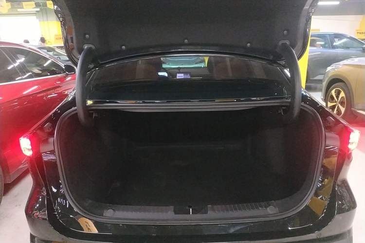 Used Geely Galaxy L6 2024 125km PLUS Dragon Edition