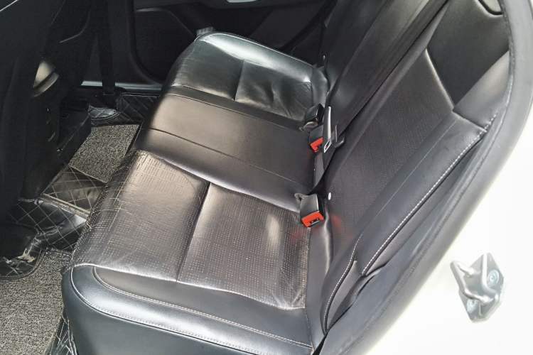 Used Ford Escort 2015 1.5L Automatic Fashion Model
