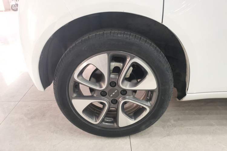 Used ORA White Cat 2020 305 km Luxury Version Right Rear Wheel Hub