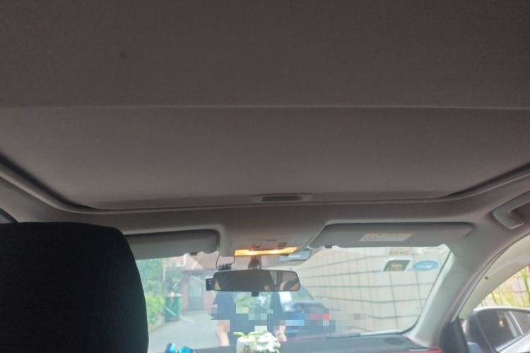 Used Toyota RAV4 2016 2.0L CVT Two-Wheel Drive Fashion Edition China V Standard
