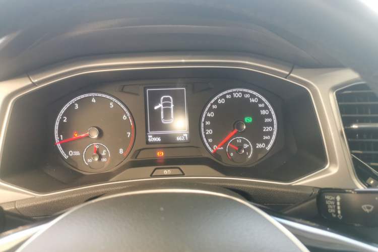 Used Volkswagen T-ROC 2018 230TSI DSG Two-Wheel Drive Advanced Version China V Standard
