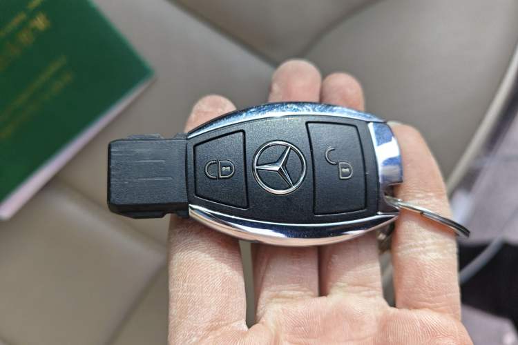 Used Mercedes-Benz R-Class 2014 R 320 4MATIC Luxury Model