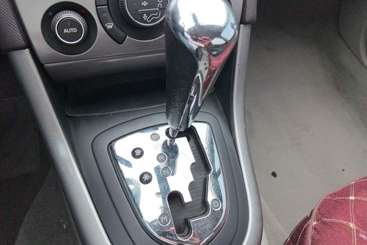 Used Peugeot 308 2009 1.6T SW Fashion Edition Gear Lever