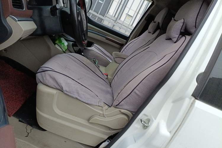 Used FORTHING Lingzhi 2019 M5L 1.6L 7-Seater Luxury Model China VI Standard Left Front Seat