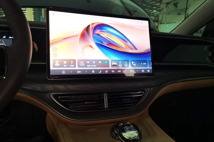 Used Denza D9 2024 DM-i 970 Luxury Model