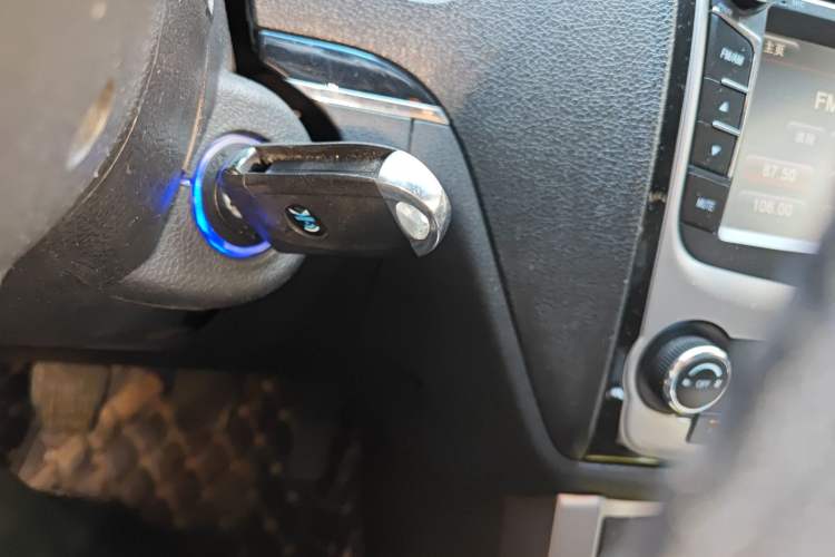 Used Geely Auto Classic Emgrand 2013 Hatchback 1.5L Manual Elite Model
