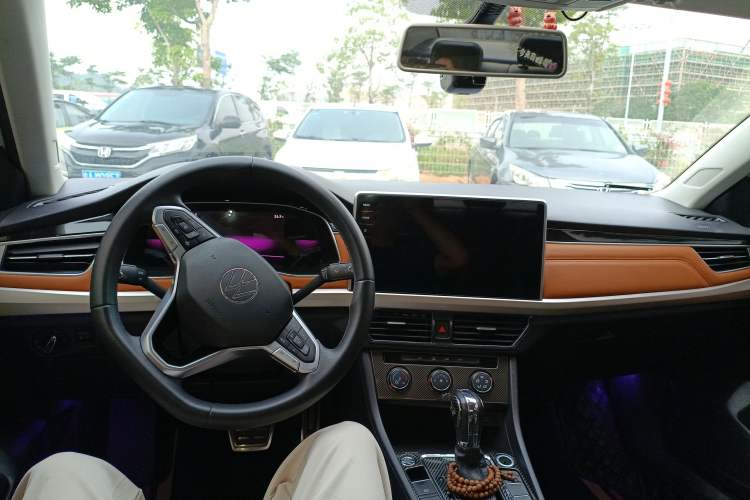 Used Volkswagen Bora 2023 200TSI DSG Smart Drive Version Center Console