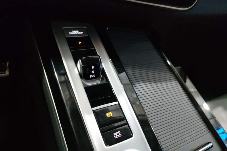 Used Volkswagen Tavendor 2023 380TSI Four-Wheel Drive R-Line Cruise Edition