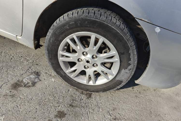 Used Zotye Z300 2014 1.5L Urban Edition Manual Luxury Model Right Front Wheel Hub