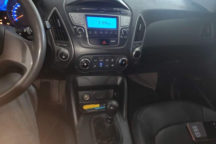 Used Hyundai ix35 2012 2.0L Manual Two-Wheel Drive New Edition GL