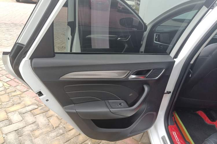Used Roewe i6 2019 PLUS 1.6L CVT 4G Connected Flagship Deluxe Edition
