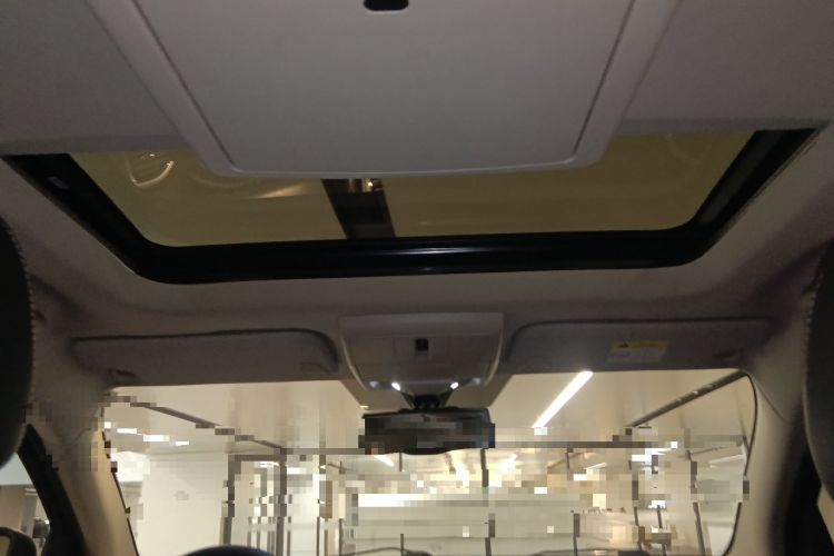 Used Dodge Journey 2013 2.4L Two-Wheel Drive Luxury Version Headliner