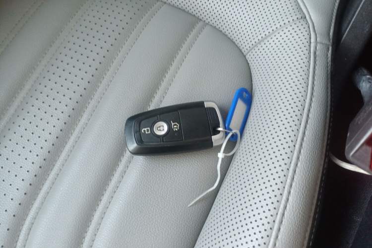 Used Ford Escape 2020 EcoBoost 245 Four-Wheel Drive Luxury Edition