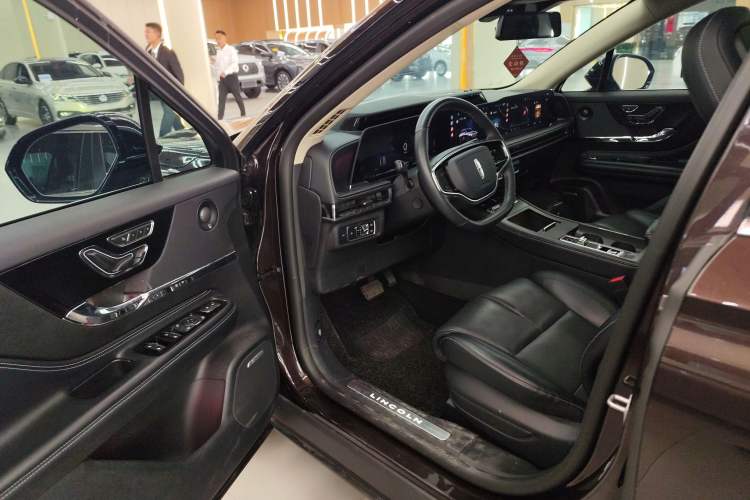 Used Lincoln Corsair 2023 2.0T All-Wheel-Drive Prestige Version Driver Seat