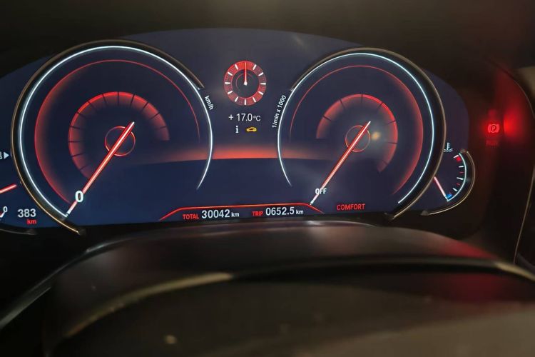 Used BMW 7 Series 2018 730Li Luxury Model Excellence Package Odometer Close Up