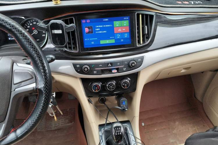 Used Baojun 730 2015 1.8L Manual Comfort ESP Version 7-seater